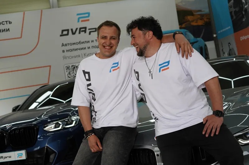 Алексей Старовойтов и Денис Сахаров в шоуруме DVA.PRO