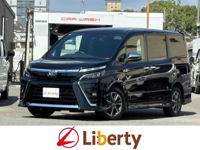 Toyota Voxy 2020, 30 813 км