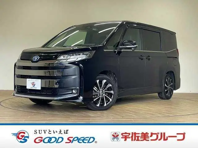 Toyota Noah 2022, 30 000 км
