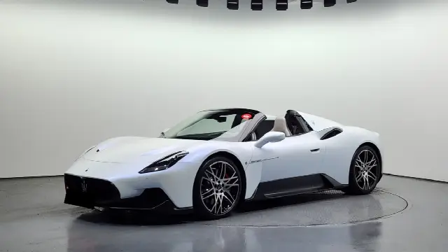 Maserati MC20 2021, новый