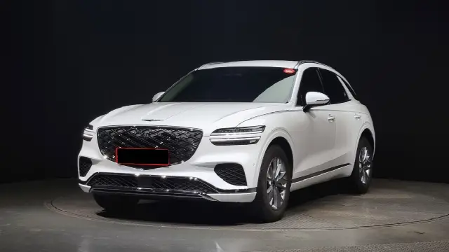 Genesis GV70 2021, 9 352 км