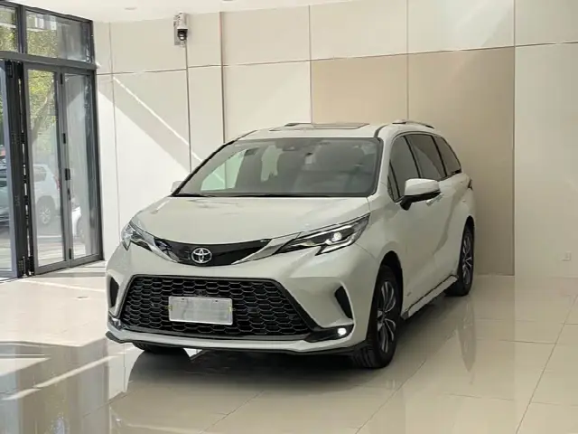 Toyota Granvia 2024, 12 000 км