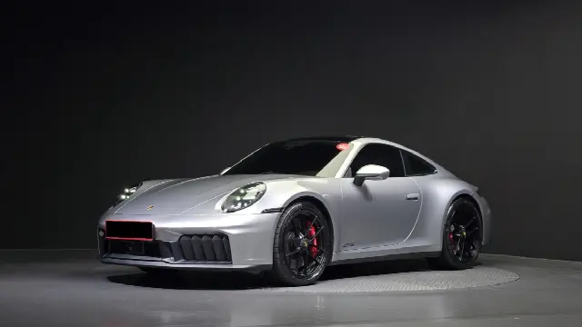 Porsche 911 2019, 4 092 км