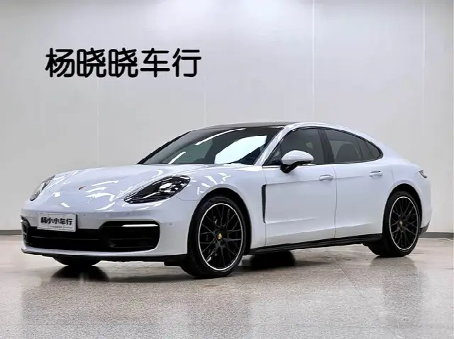 Porsche Panamera 2023, 43 000 км