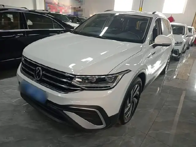 Volkswagen Tiguan L Pro 2023, 97 600 км
