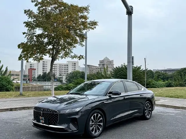 Lincoln Z (Zephyr) 2022, 60 000 км