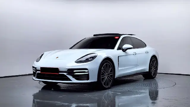 Porsche Panamera 2017, 30 025 км
