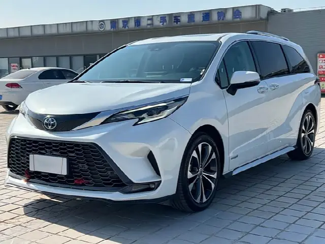 Toyota Granvia 2023, 27 000 км