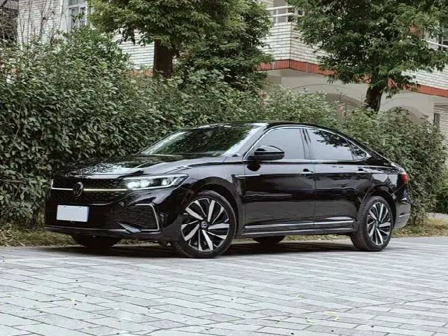 Volkswagen Passat 2022, 80 000 км
