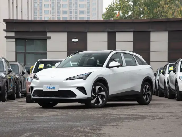 BAIC Arcfox Alpha T5 2026, новый