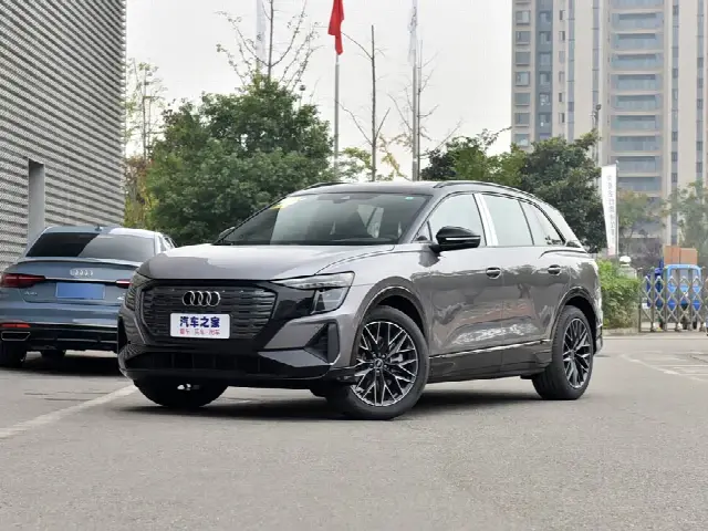 Audi Q5 e-tron 2023, новый