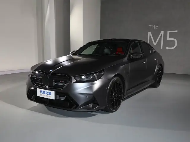 BMW M5 Hybrid 2025, новый