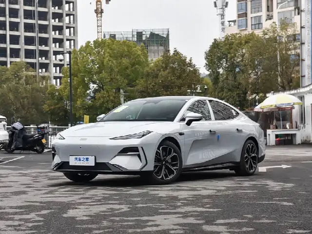 Geely Galaxy E8 2025, новый