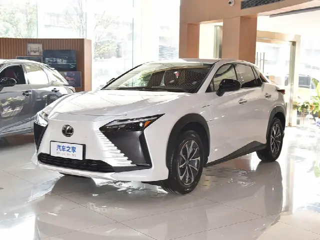 Lexus RZ 2023, новый