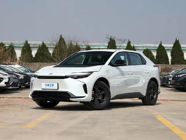 Toyota bZ4X Platinum 2024, новый