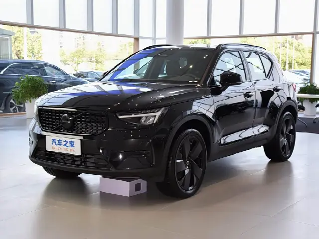 Volvo XC40 2026, новый