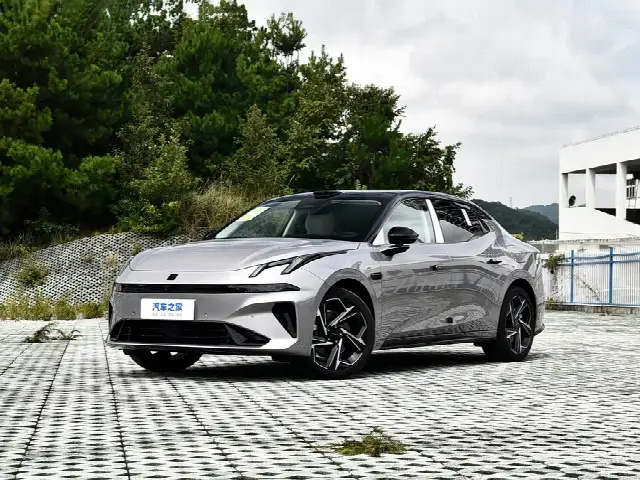 Lynk & Co 07 EM-P Hybrid 2026, новый
