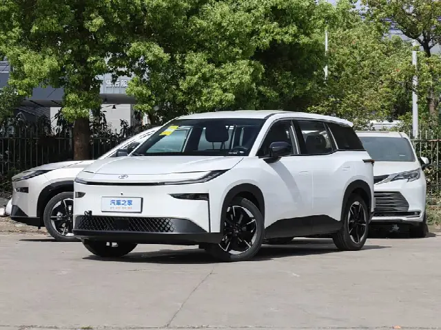 Toyota bZ3X 2025, новый
