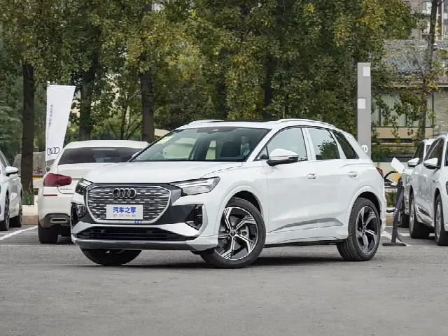 Audi Q4 e-tron 2024, новый