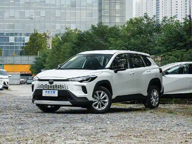 Toyota Corolla Cross 2026, новый