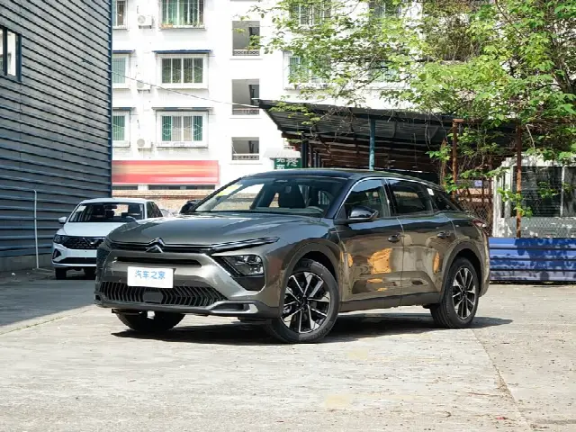 Citroen C5 X 2024, новый