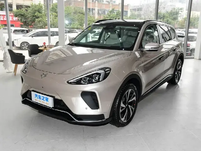 BAIC Arcfox Alpha T6 2025, новый