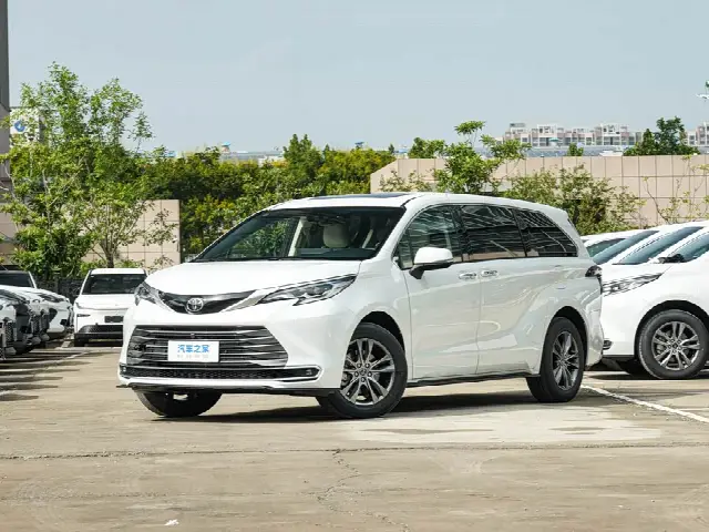 Toyota Sienna 2026, новый