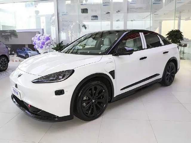 BAIC Arcfox Alpha S6 2025, новый