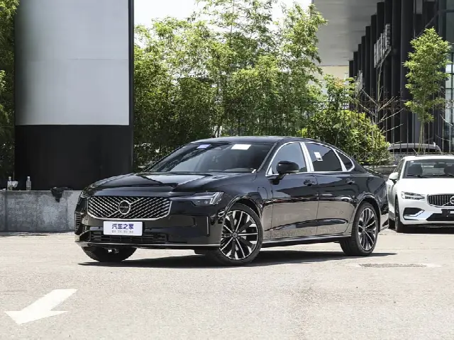Volvo S90 Hybrid 2026, новый