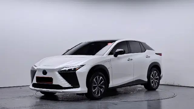Lexus RZ 2023, 54 227 км
