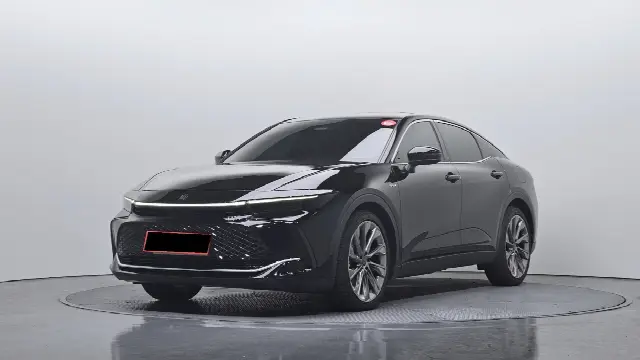 Toyota Crown 2023, 22 459 км