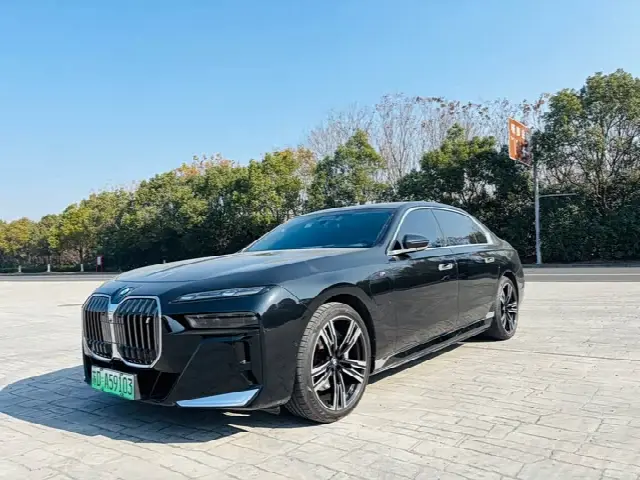 BMW i7 2023, 34 000 км