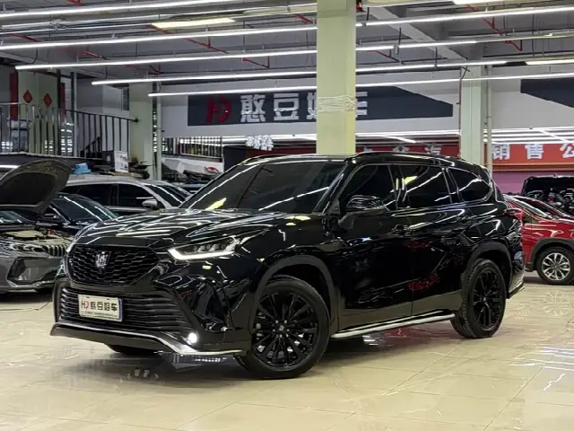 Toyota Crown Kluger 2024, 25 000 км