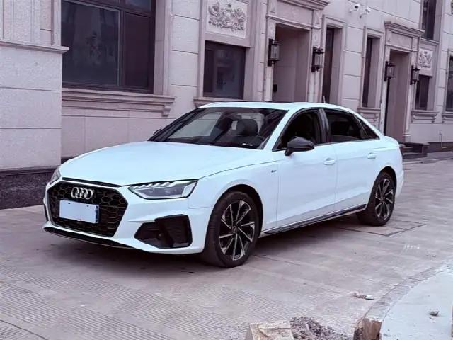 Audi A4L 2023, 40 000 км