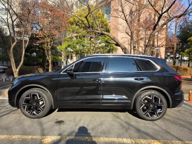 Volkswagen Touareg 2019, новый