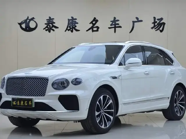 Bentley Bentayga Hybrid 2024, 11 000 км