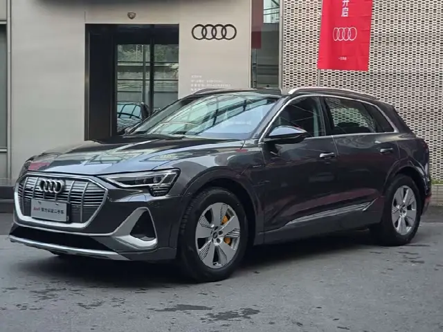 Audi e-tron 2021, новый