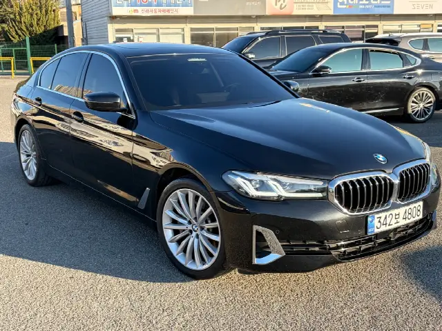 BMW 5 Series 2017, 35 700 км