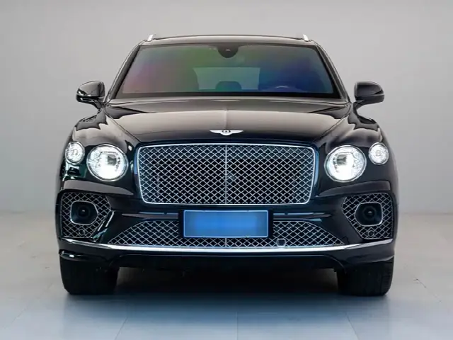 Bentley Bentayga 2022, 10 000 км