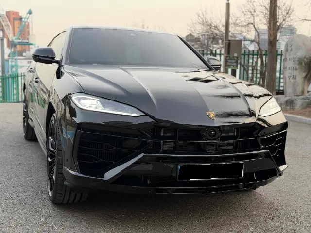 Lamborghini Urus 2018, новый