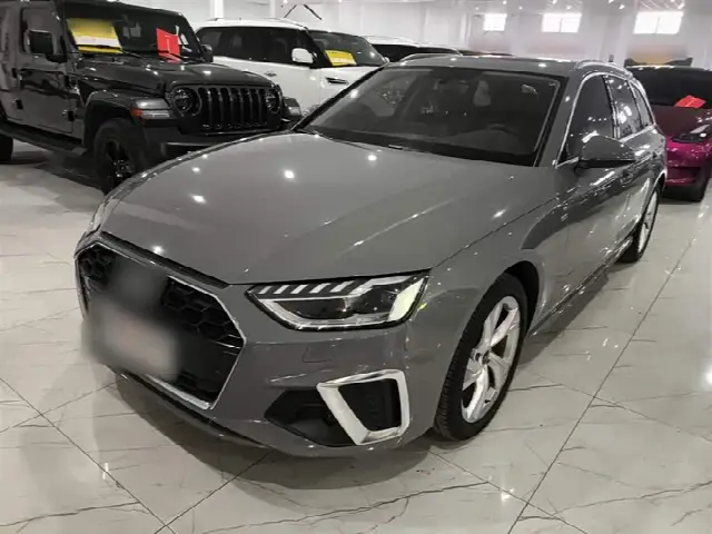 Audi A4 2021, 64 300 км
