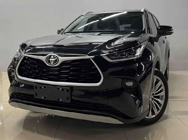 Toyota Highlander 2022, 26 800 км