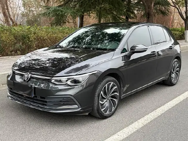Volkswagen Golf 2023, 34 000 км