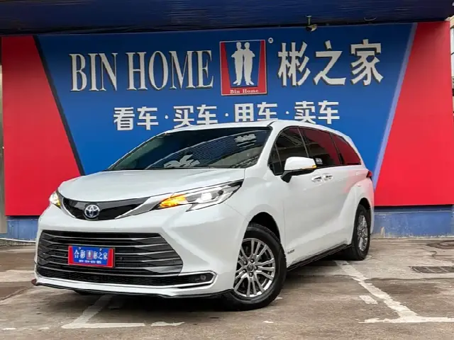 Toyota Sienna 2023, 67 000 км