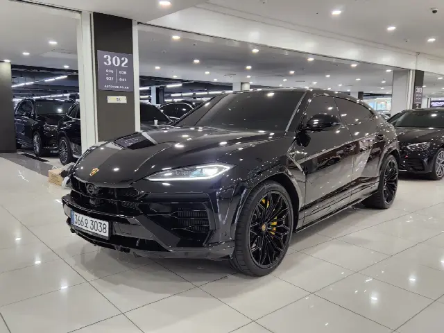 Lamborghini Urus 2018, новый