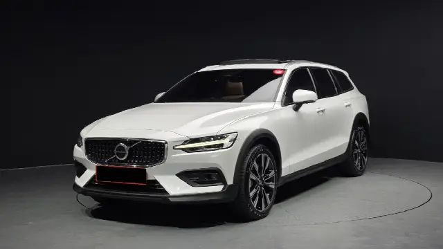 Volvo V60 2019, 24 621 км