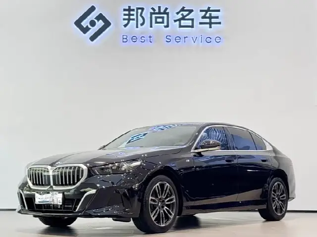 BMW 5 Series 2025, 15 000 км