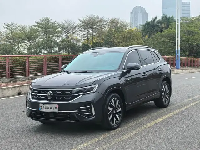 Volkswagen Tayron 2023, 30 000 км