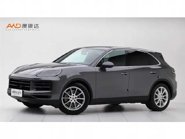 Porsche Cayenne 2024, 18 000 км