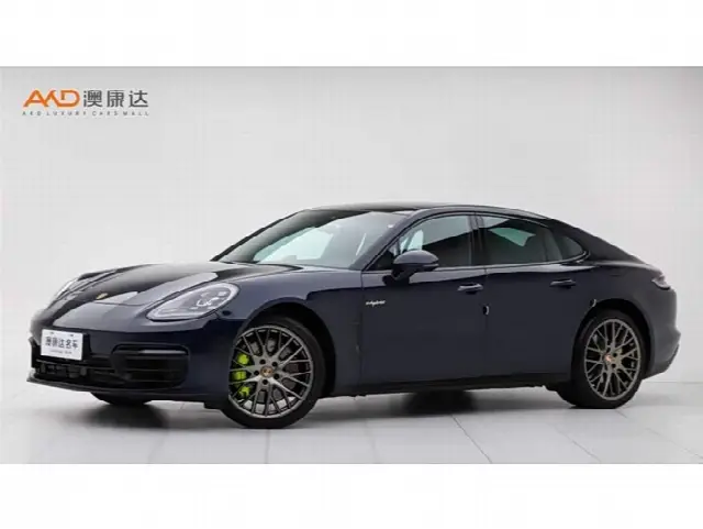 Porsche Panamera Hybrid 2021, 25 000 км